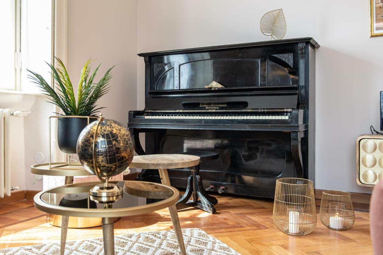 ミラノJoivy Sophisticated 3-Bed Flat With Deskアパートメント エクステリア 写真