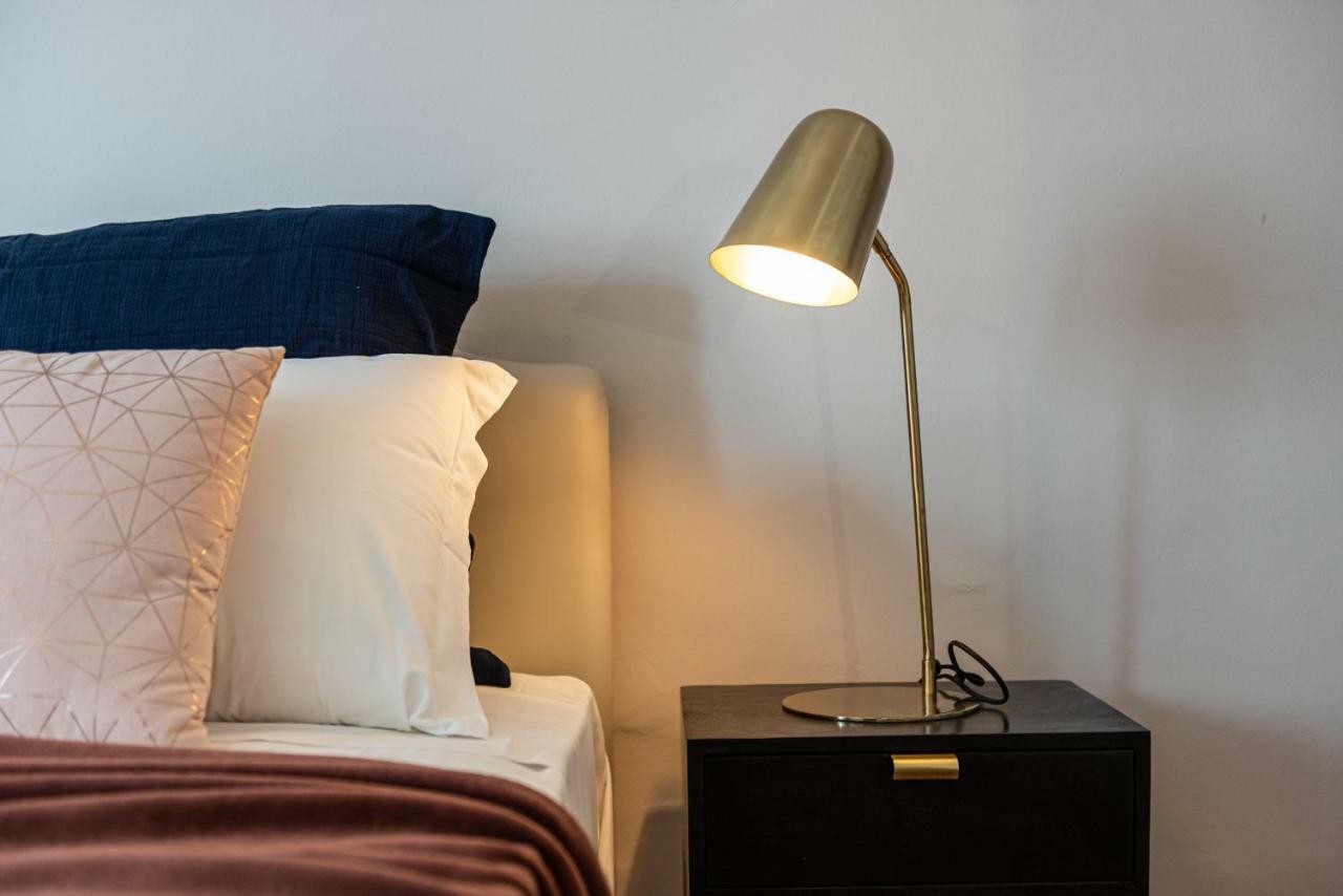 ミラノJoivy Sophisticated 3-Bed Flat With Deskアパートメント エクステリア 写真