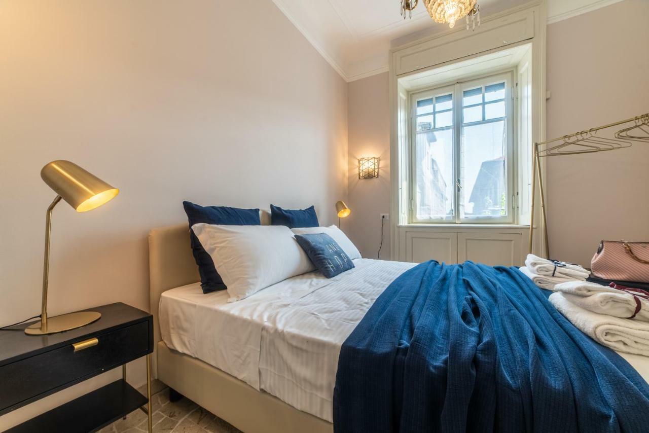 ミラノJoivy Sophisticated 3-Bed Flat With Deskアパートメント エクステリア 写真
